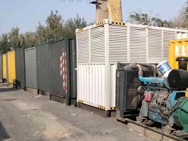 迭部200KW柴油发电机机组每小时油耗是多少？